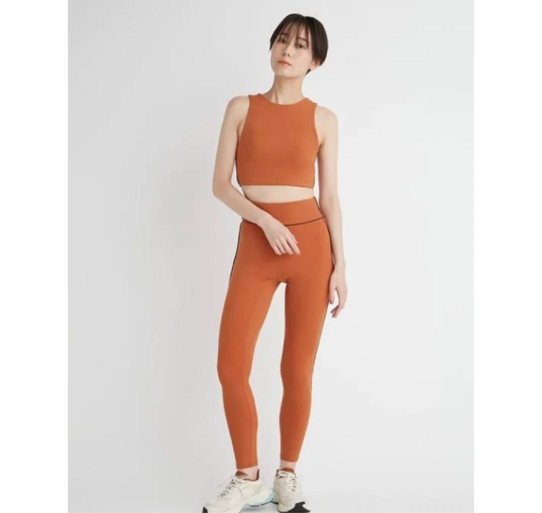 [エミ] YOGA サステナレッチブラトップ　レギンス 新品未使用　1