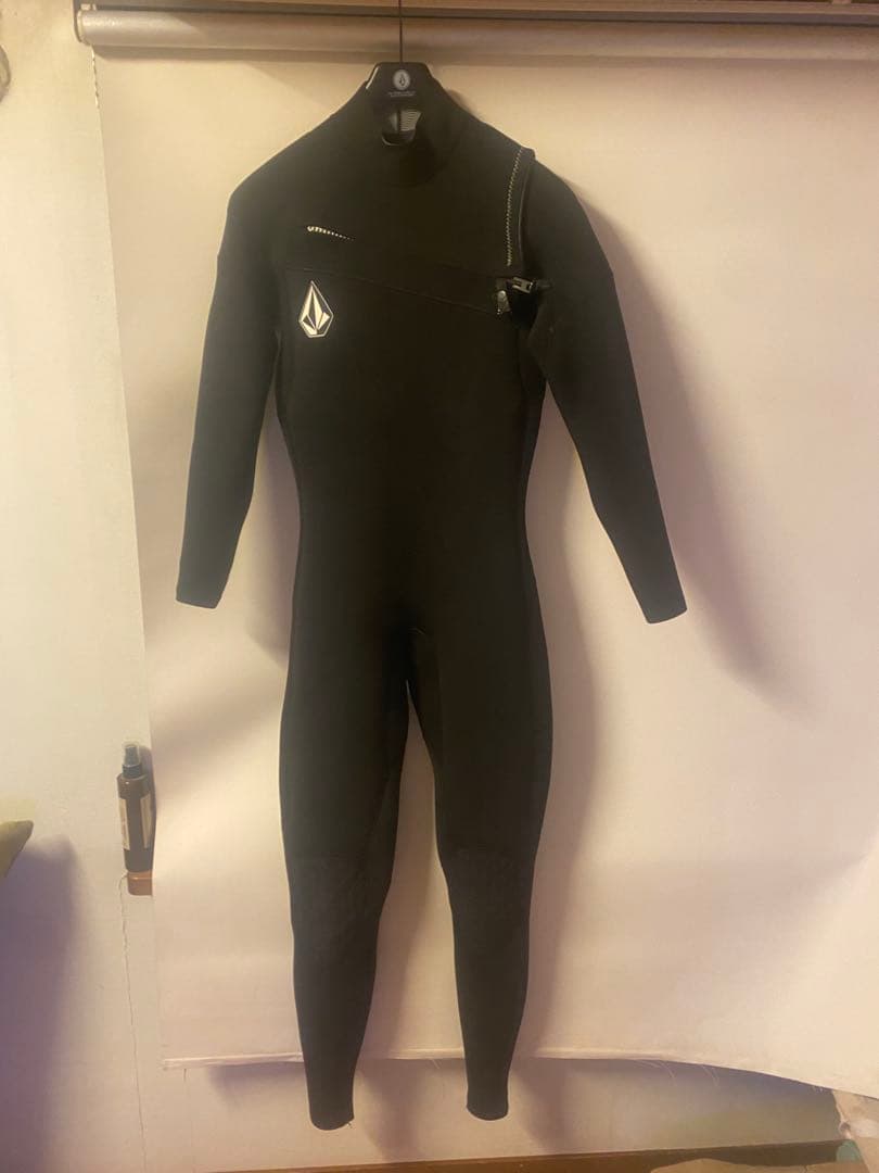 Volcom フルスーツ MS 4/3mm ボルコム　ウエットハンガー付き　MS