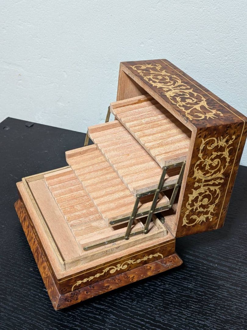 希少 象嵌 イタリア製 シガーケース 段返り オルゴール付（現状渡し）