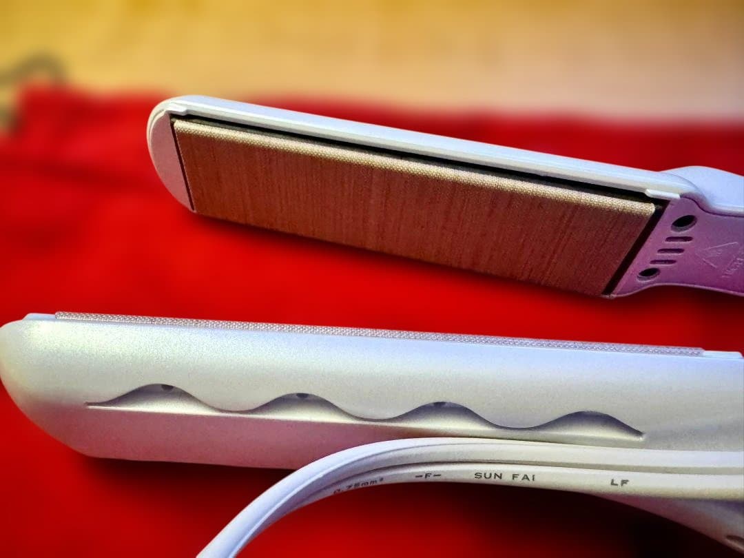 KINUJO（キヌージョ）ストレートヘアアイロン パールホワイト LM225