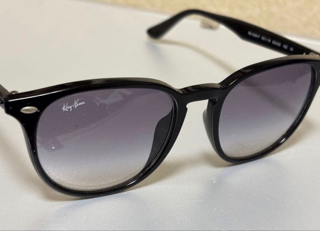 Ray-Ban ボストン型サングラス グラデーションレンズRB4259-F