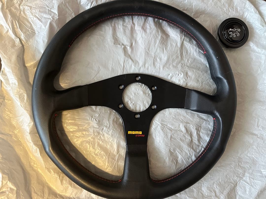 な*さ様 momo ステアリングホイール ブラック