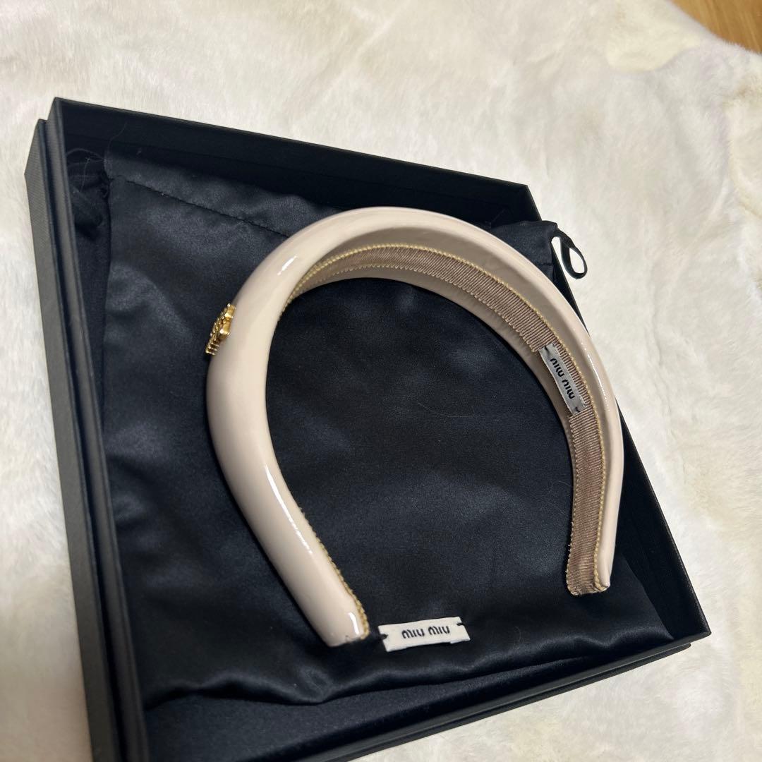 miu miu ピンク ヘアバンド