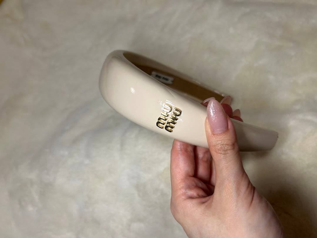 miu miu ピンク ヘアバンド