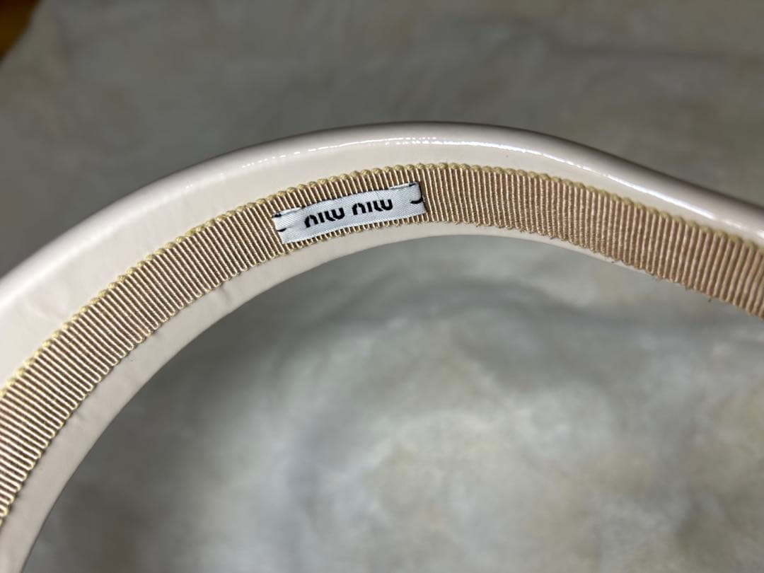 miu miu ピンク ヘアバンド