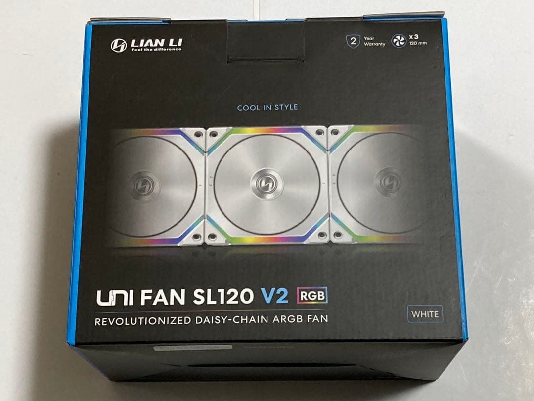 新品未開封 Lianli UNI FAN SL120 V2 WH ３個入り