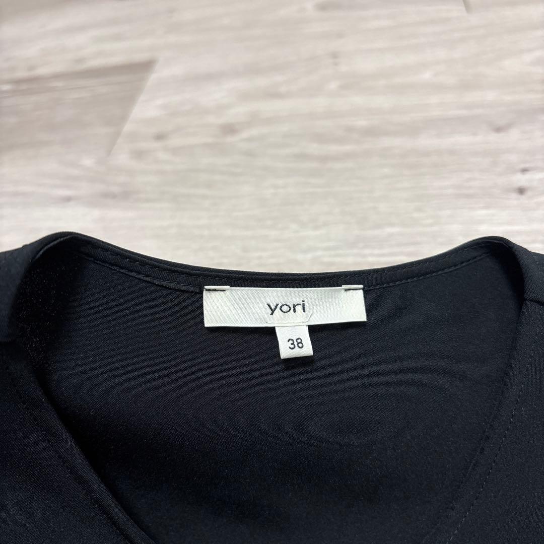 yori ヨリ ダブルクロスフリルジレ ブラック 38