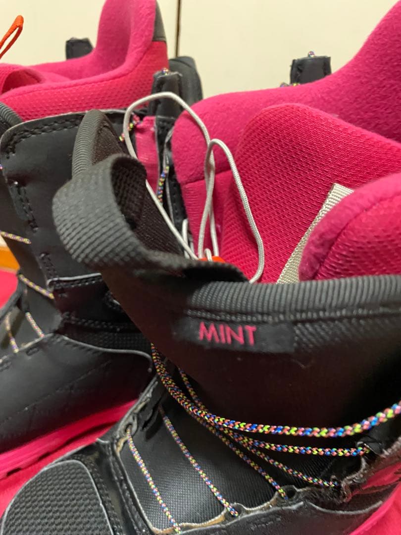 【新品未使用】BURTON MINT ASIAN FIT 23.5cm