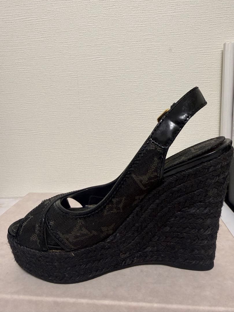Louis Vuitton ブラック ウェッジサンダル