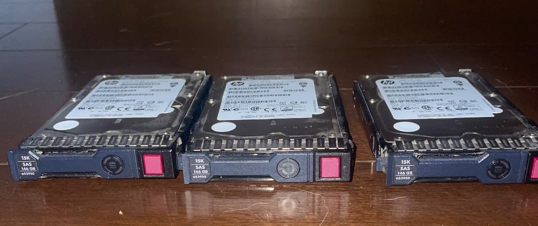 HP 15k SAS 146GB 2.5インチ　8個セット
