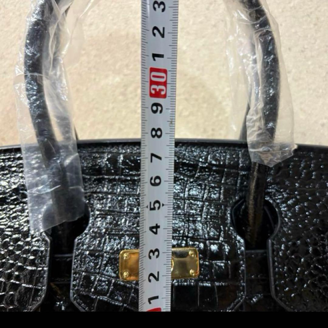 黒 クロコダイル型押しレザー ハンドバッグ カデナ キー付き Y