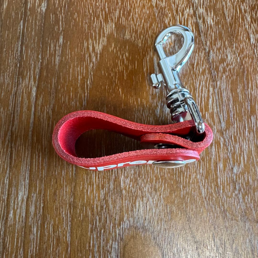 未使用 Supreme(シュプリーム)レザーキーホルダー レッド