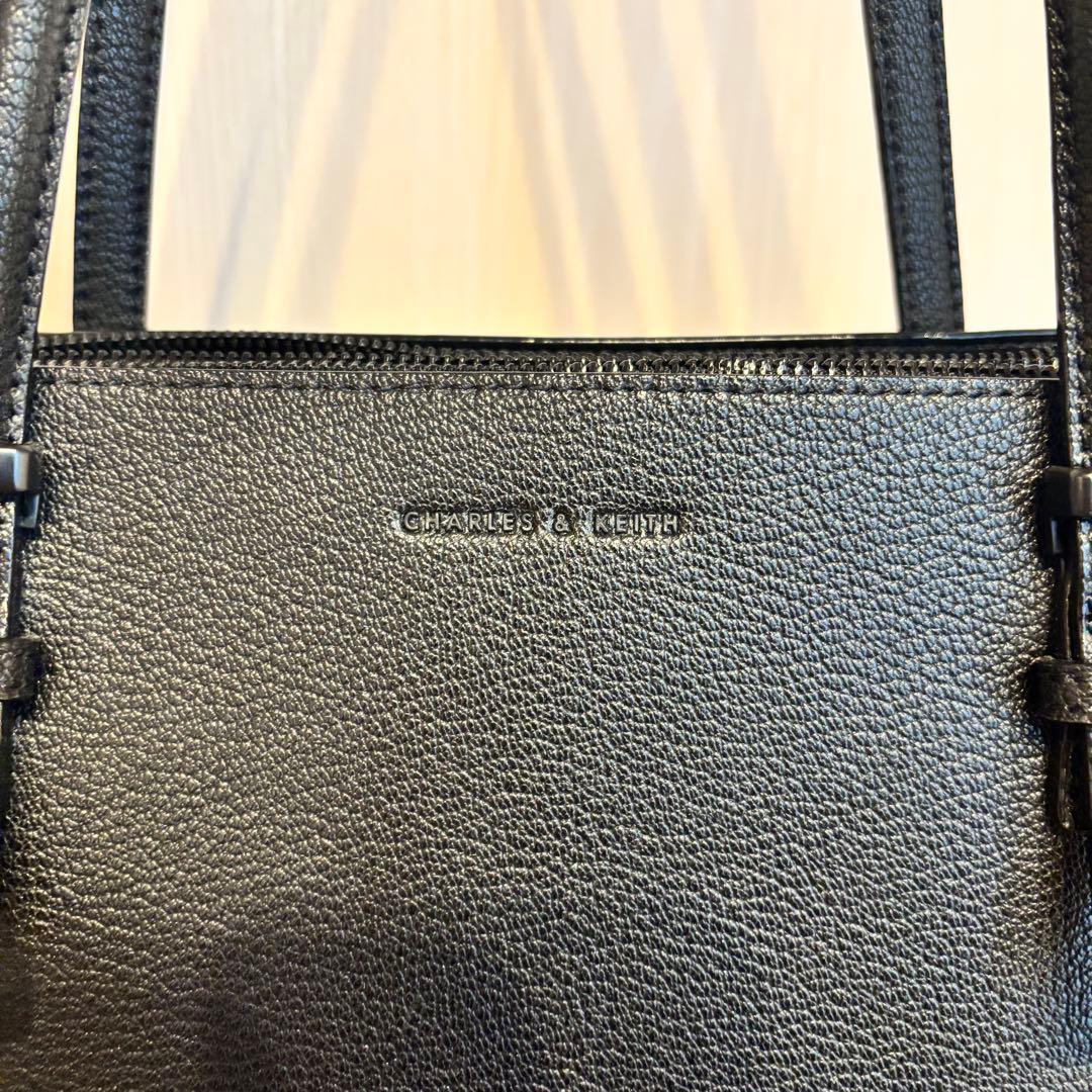【極美品】CHARLES & KEITH クラシックダブルハンドル トートバッグ