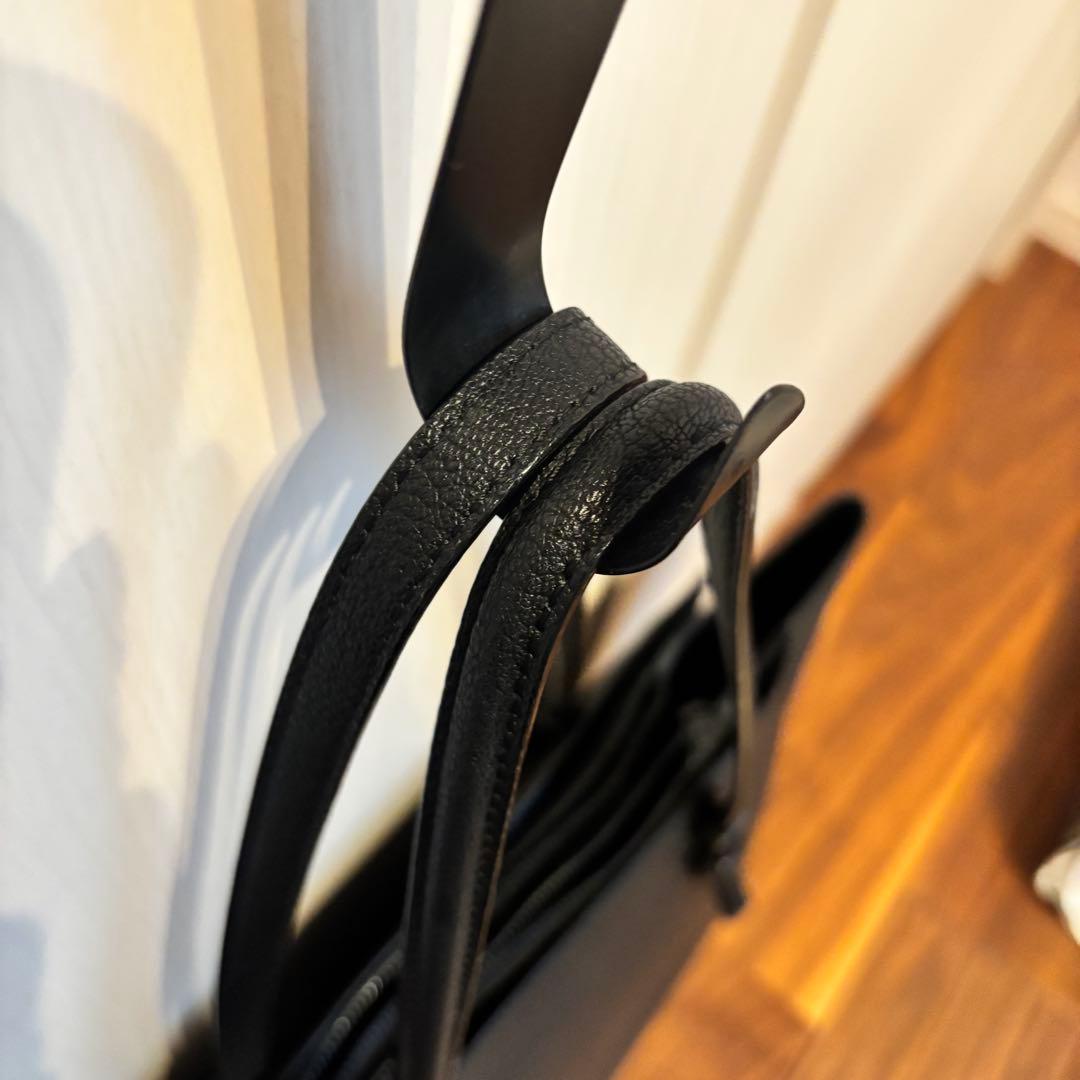 【極美品】CHARLES & KEITH クラシックダブルハンドル トートバッグ