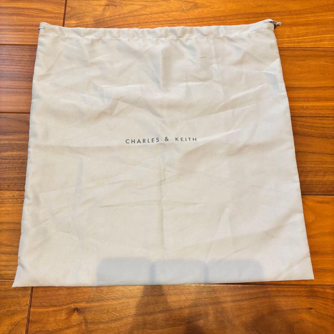 【極美品】CHARLES & KEITH クラシックダブルハンドル トートバッグ