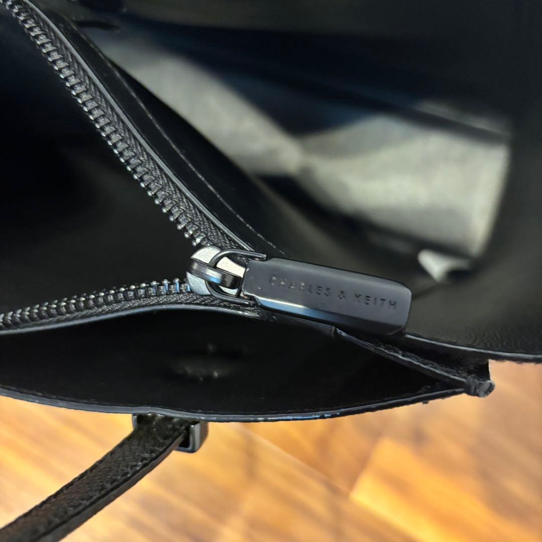 【極美品】CHARLES & KEITH クラシックダブルハンドル トートバッグ