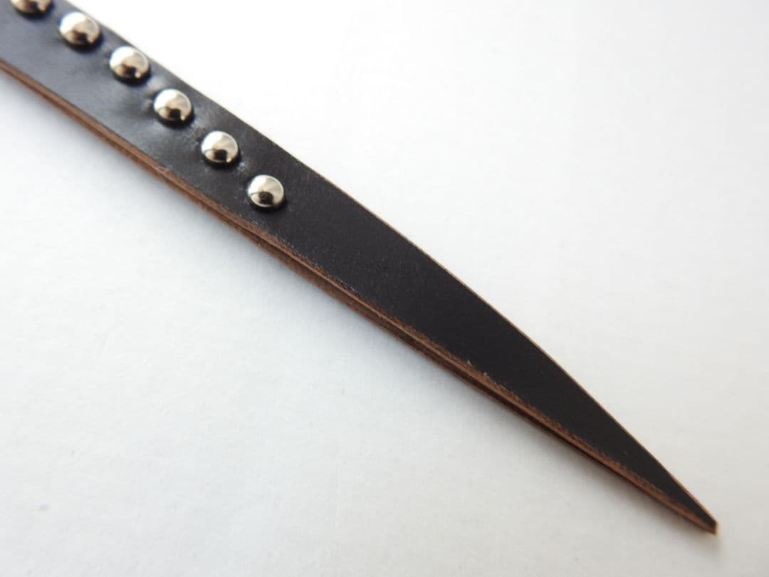 豪華！両面スタッズ！ホースバット茶芯レザーキーホルダーストラップ