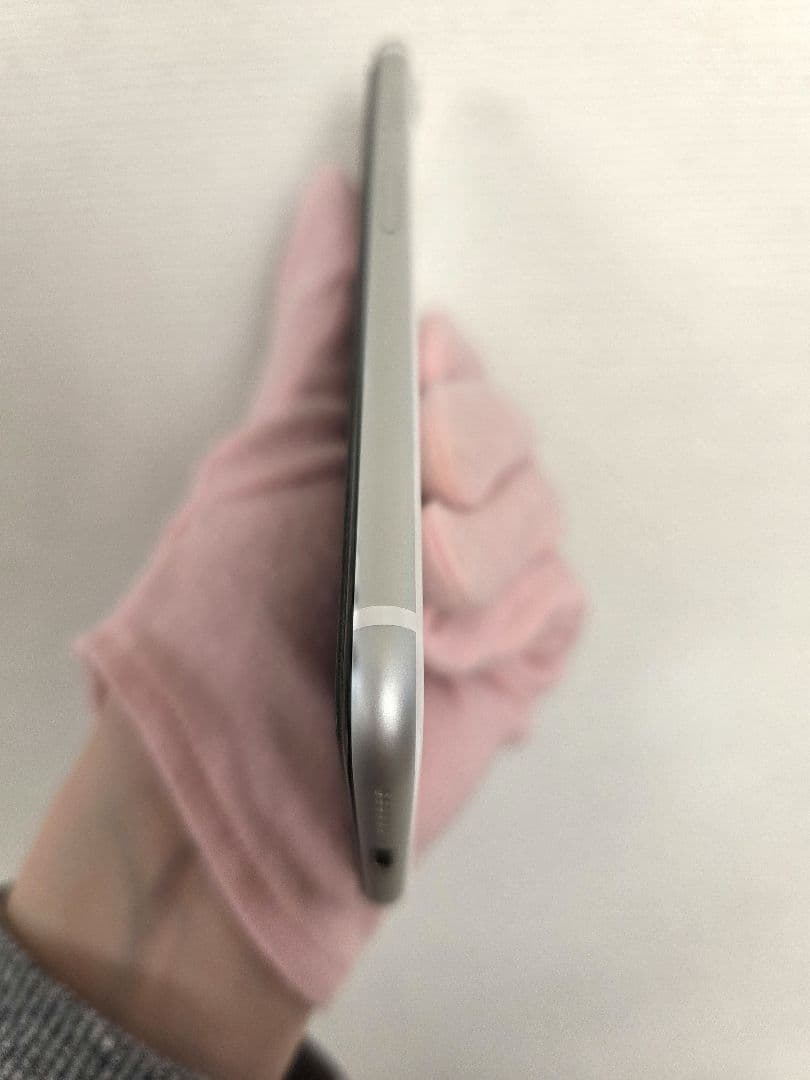 iPhone SE 第二世代 128GB ホワイト SIMフリー