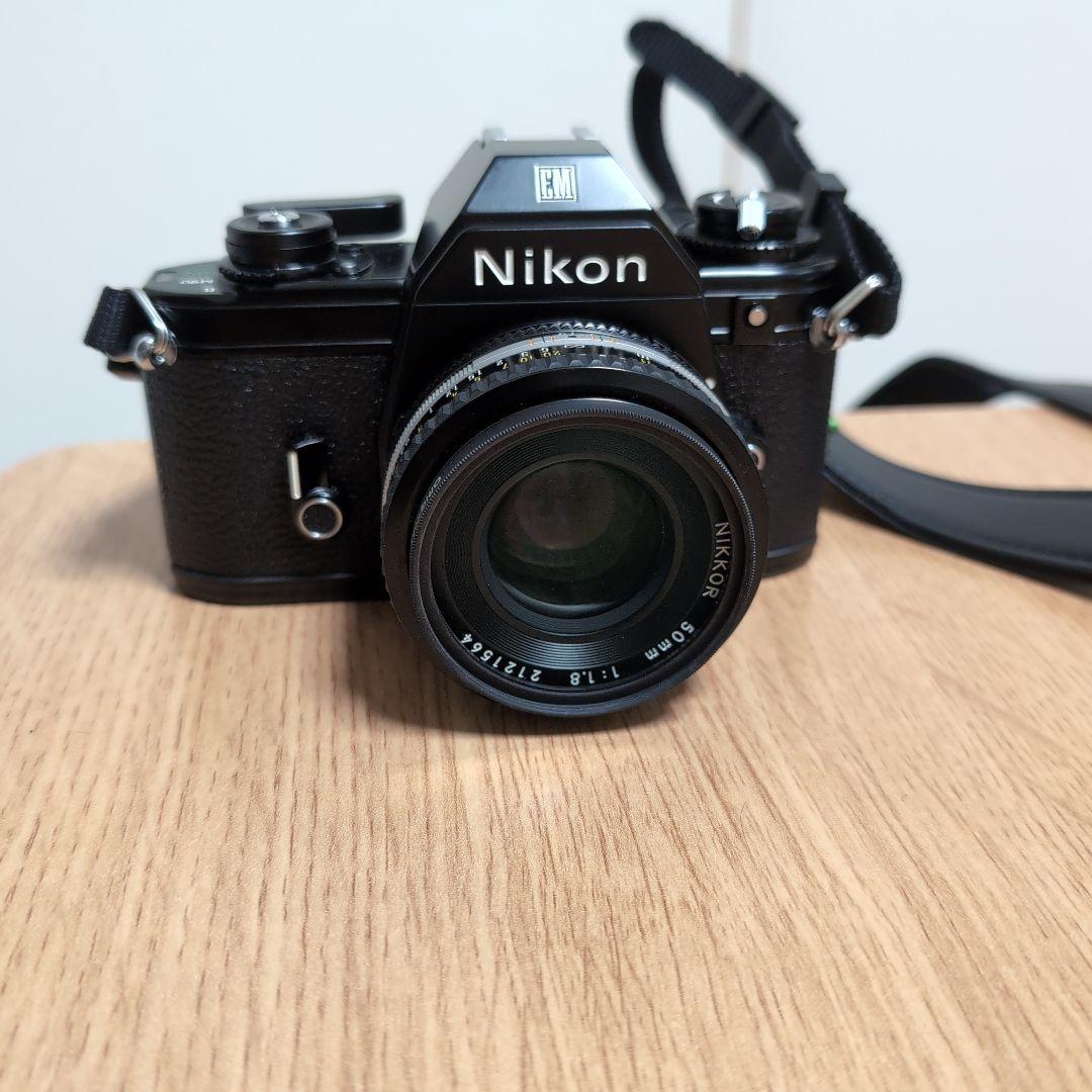Nikon EM レザーケース付き