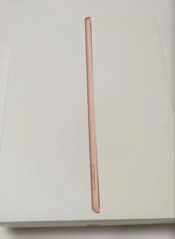 iPad 第6世代 Wi-Fiモデル ゴールド 32GB