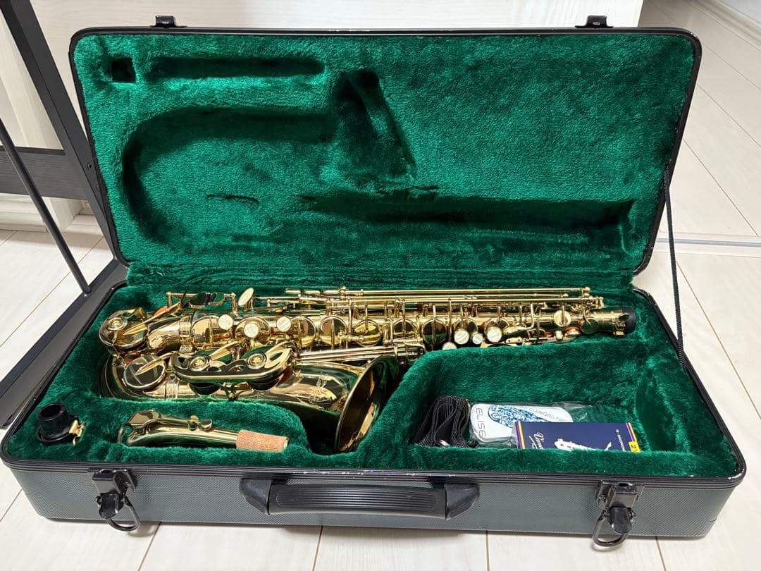 サックス本体 ゴールド ハードケース付き