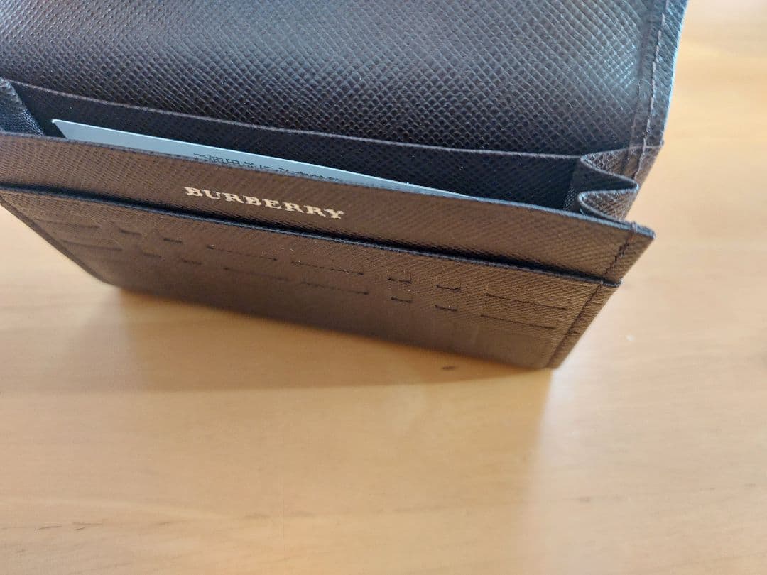 【新品未使用】BURBERRY ブラウンレザー 名刺入れ