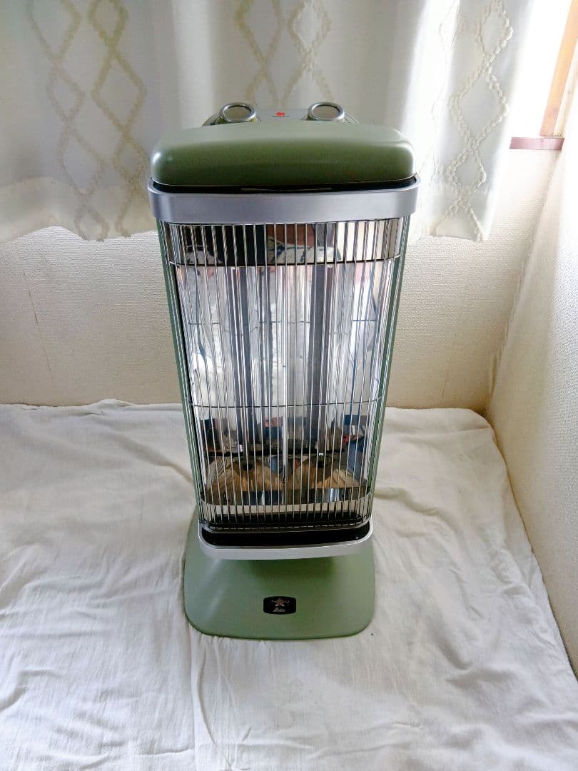 Aladdin アラジン　遠赤外線グラファイトヒーター　CAH-2G10A