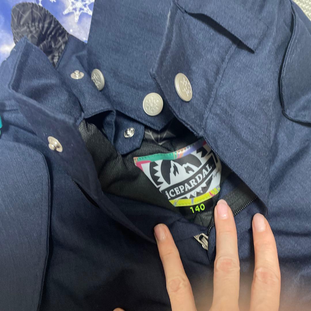 新品　スキーウェア 140サイズ