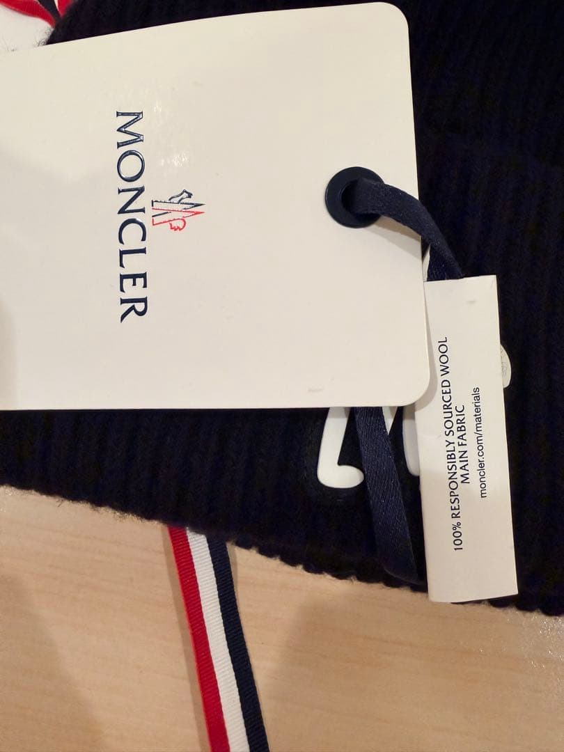 tさん専用モンクレール　ニット帽　新品　メンズレディース兼用