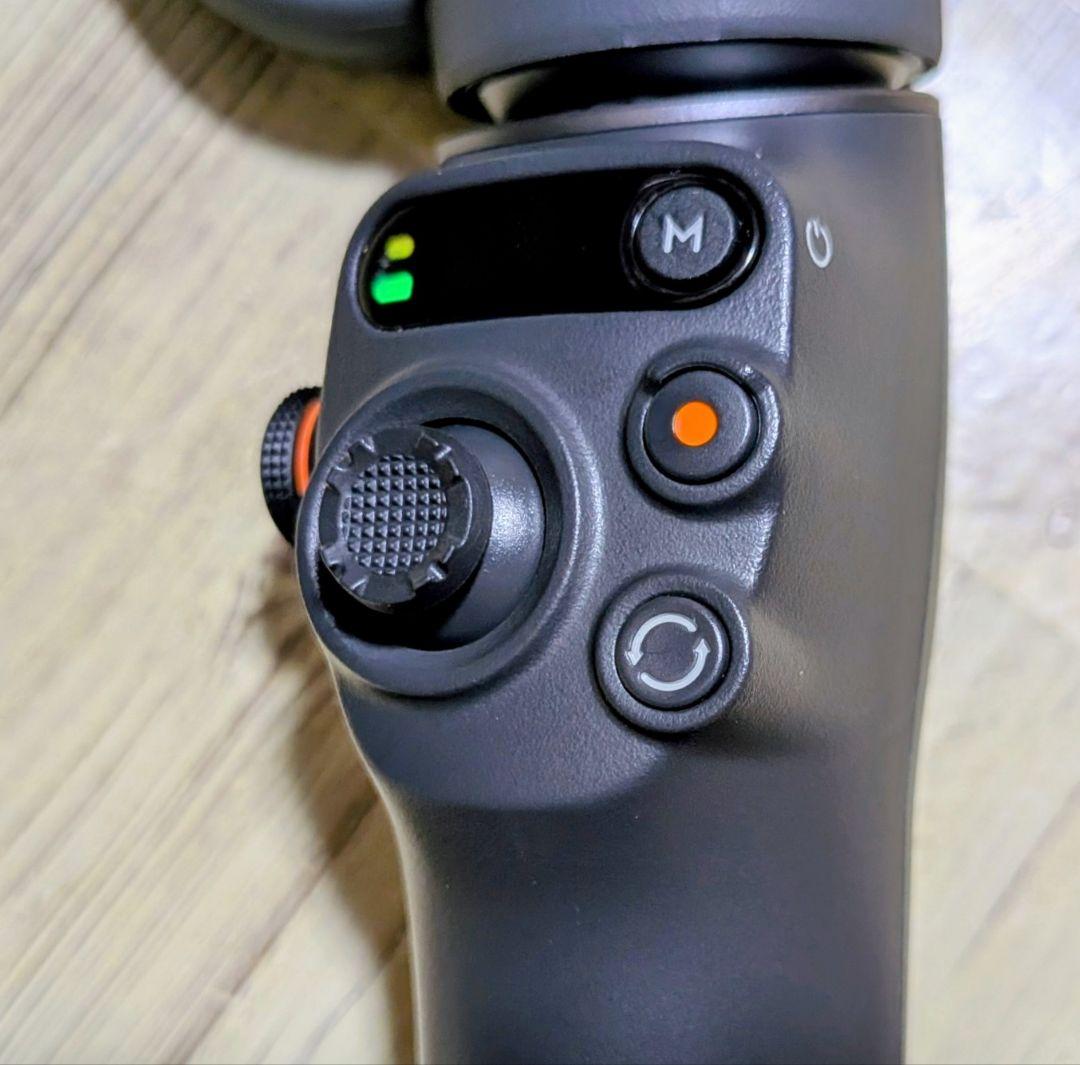 ほぼ新品　DJI Osmo Mobile 6 ジンバル　スタビライザー