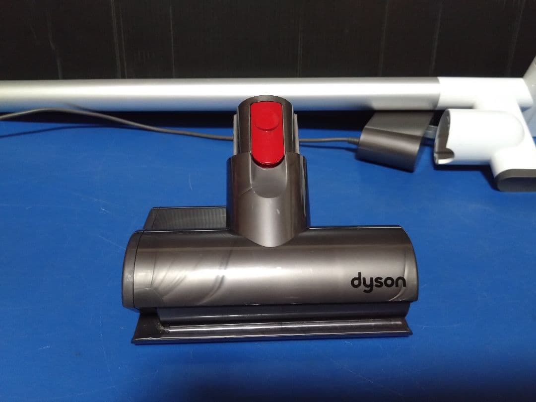 大人気モデル！dyson‼️デジタルスリムフィラフィ SV18　充電スタンド付き