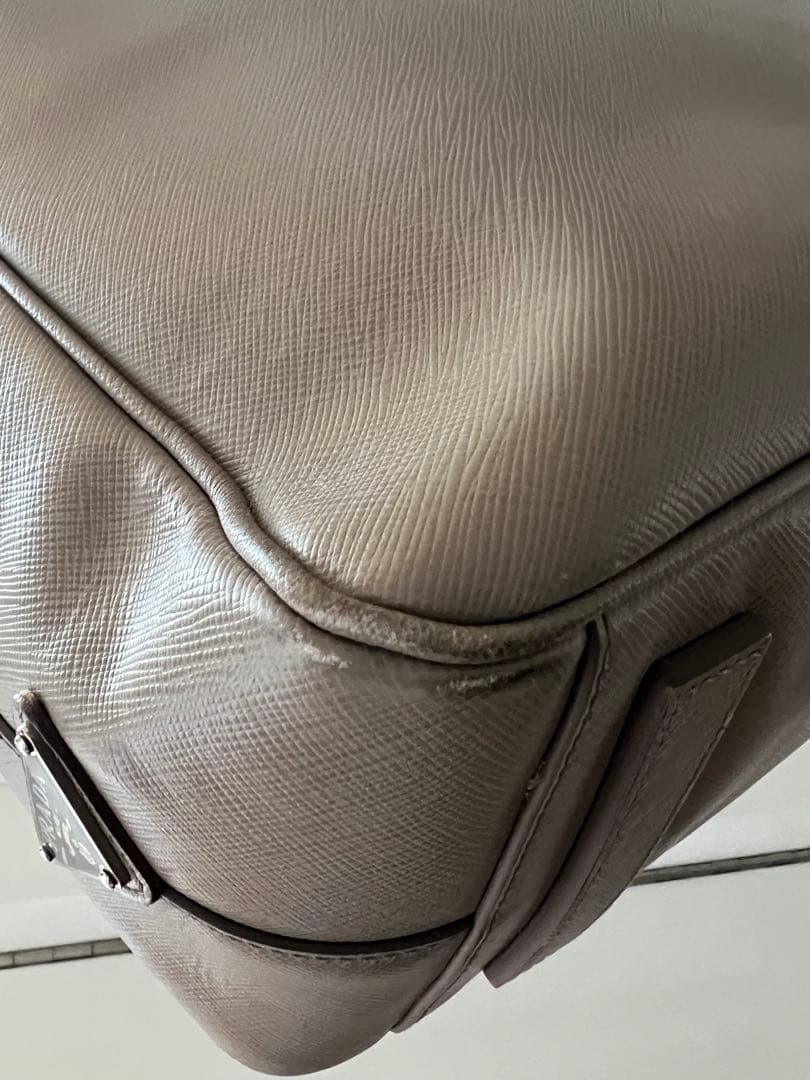 プラダ　ライトグレー　ブリーフケース