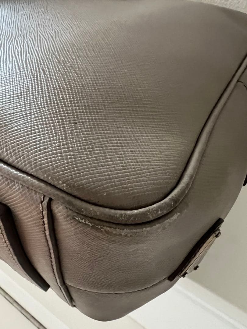 プラダ　ライトグレー　ブリーフケース