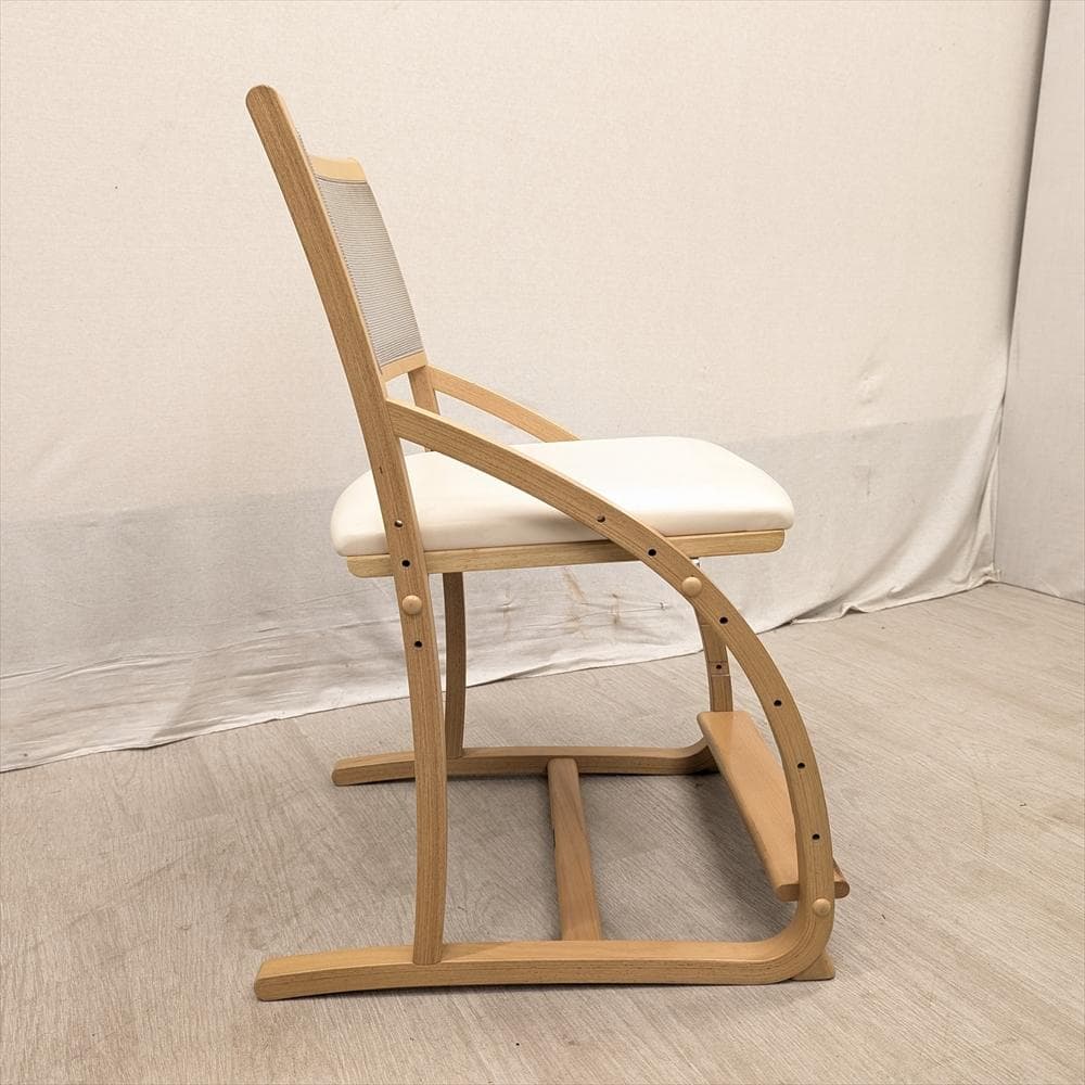 カリモク　クレシェ　デスクチェア　学習椅子　イス　椅子　チェア　キッズチェア