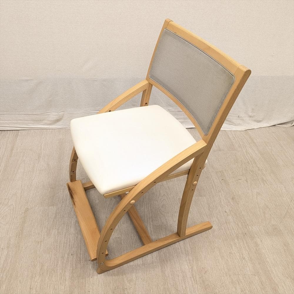 カリモク　クレシェ　デスクチェア　学習椅子　イス　椅子　チェア　キッズチェア