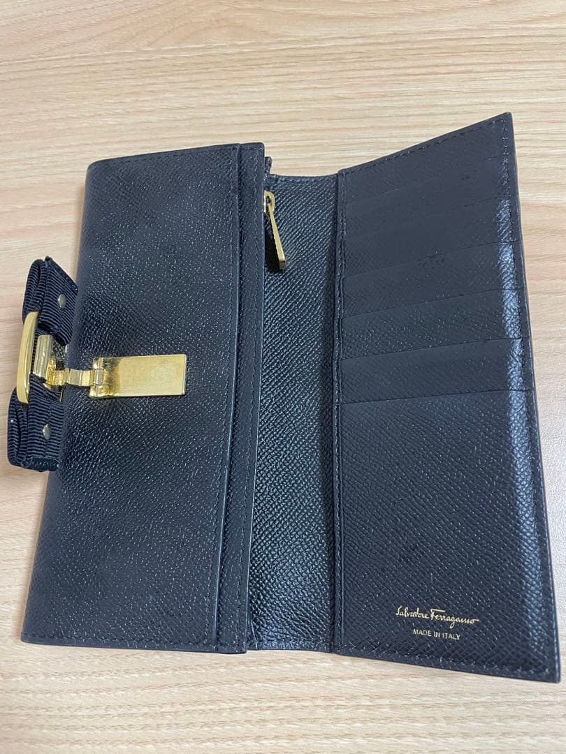 ［美品］値下げ　Salvatore Ferragamo 長財布　ヴァラリボン