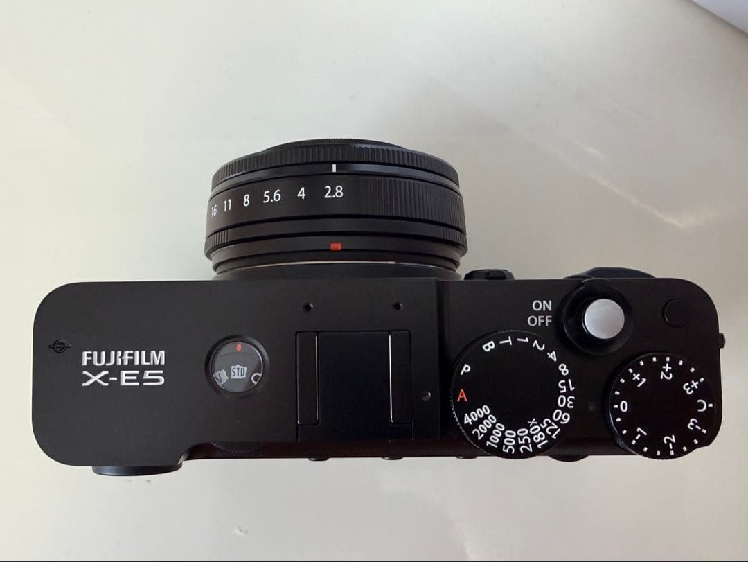 新同品　FUJIFILM X-E5 XF23mmF2.8 R WR レンズキット
