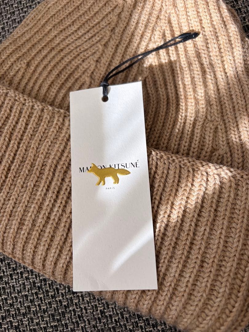 新品タグ入り　メゾンキツネ　ニット帽