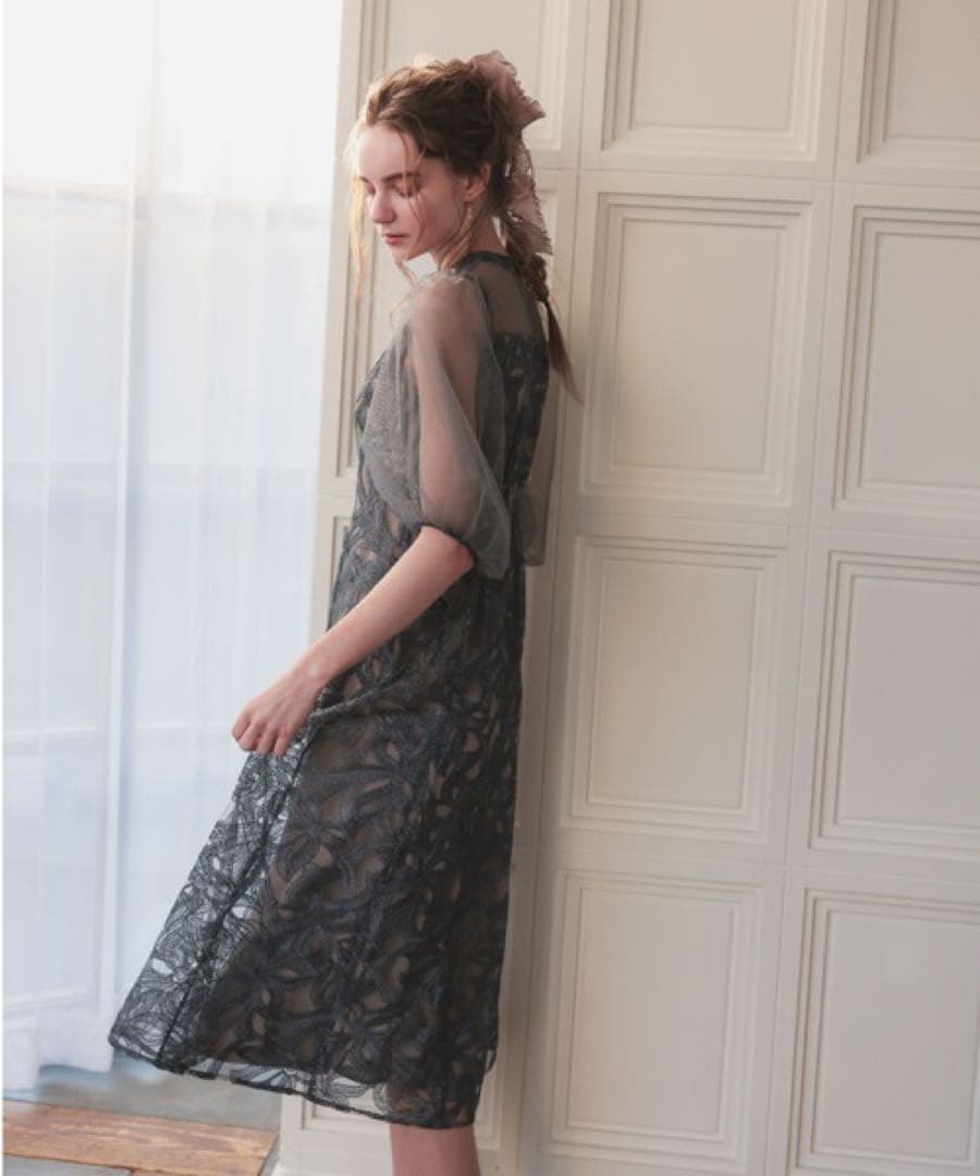 2★新品タグ付き★ドリードール　バルーンスリーブオリジナル柄ドレス