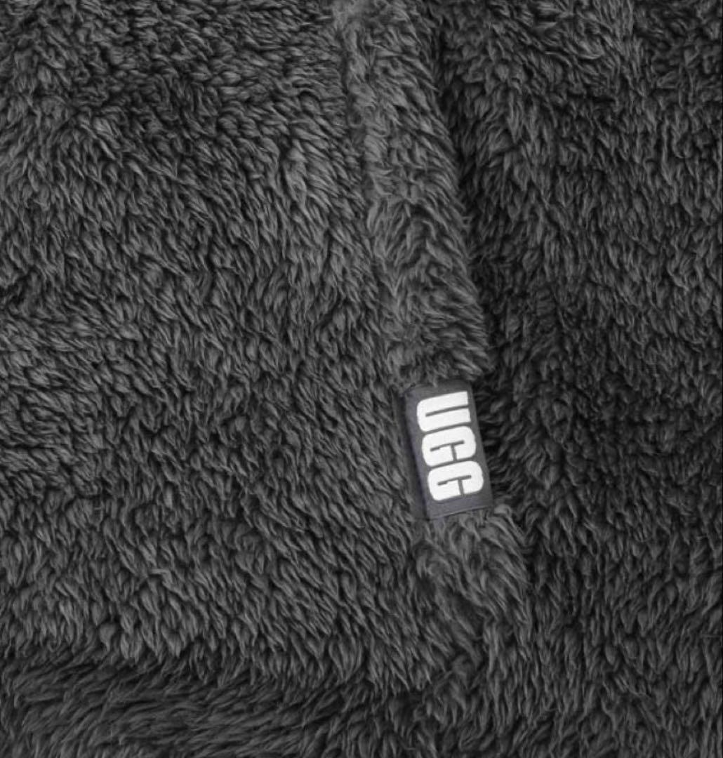 新品UGG ボア　パーカー