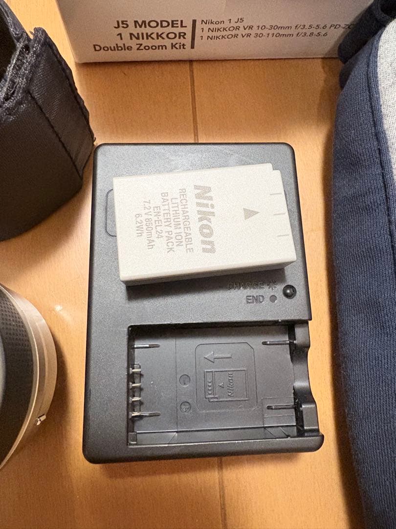 Nikon ミラーレス一眼 Nikon1 J5 ダブルレンズキット シルバー