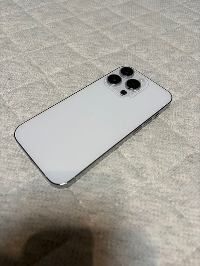 Apple iPhone 14 Pro シルバー 128GB バッテリー82%