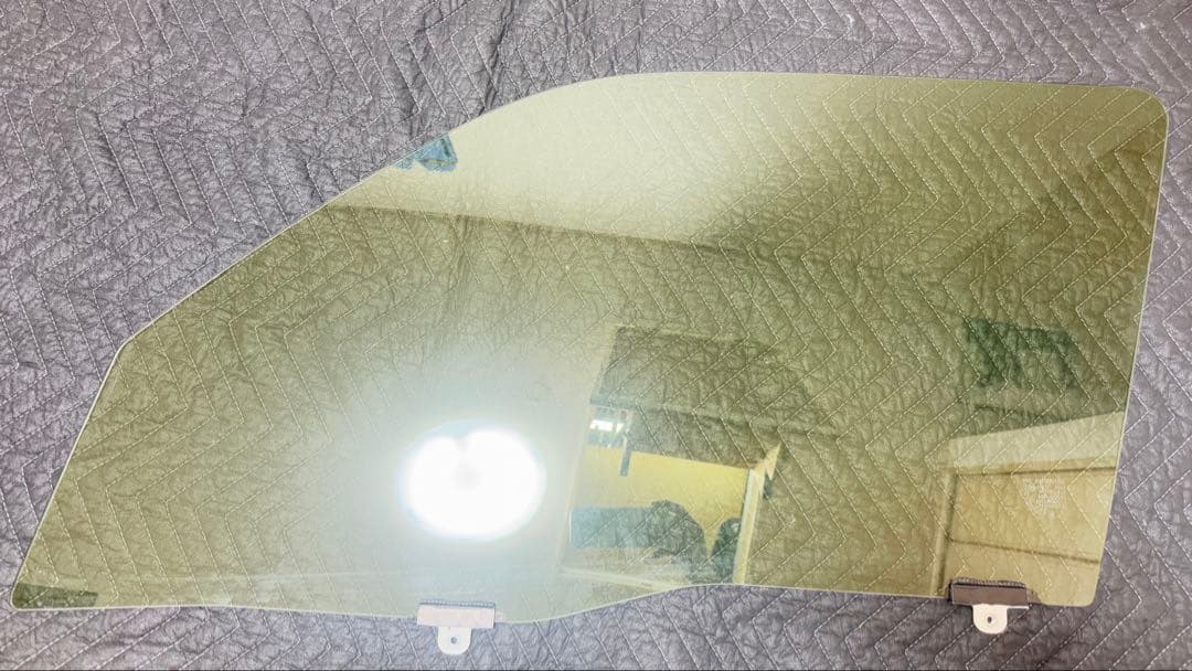 ジ*モ様 ハイエース　純正　サイド　ガラス