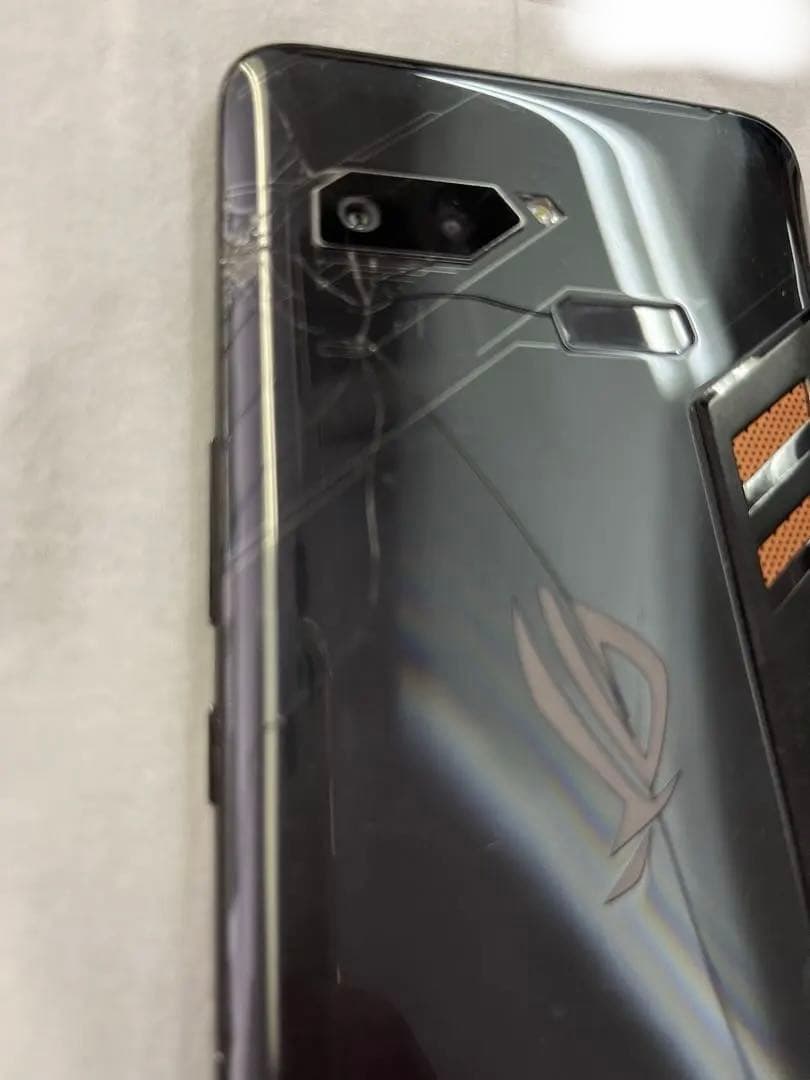 ASUS ROG Phone ゲーミングスマートフォン 本体