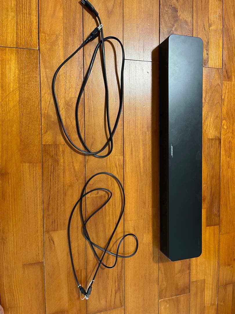 BOSE Bluetooth TVスピーカー 本体とケーブル