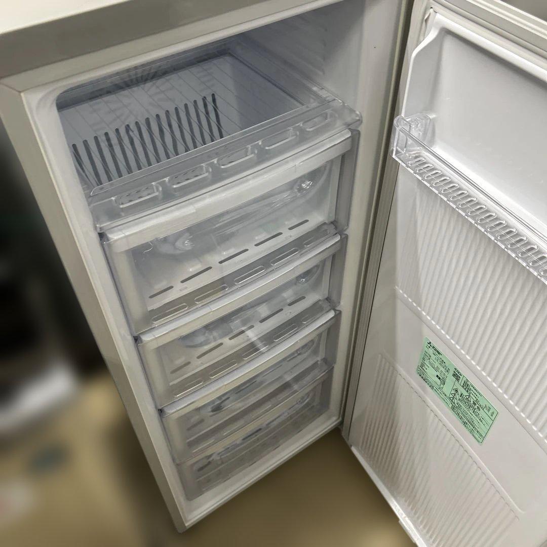 7082 2018年製 三菱 MF-U12B-S1 冷凍庫 121L