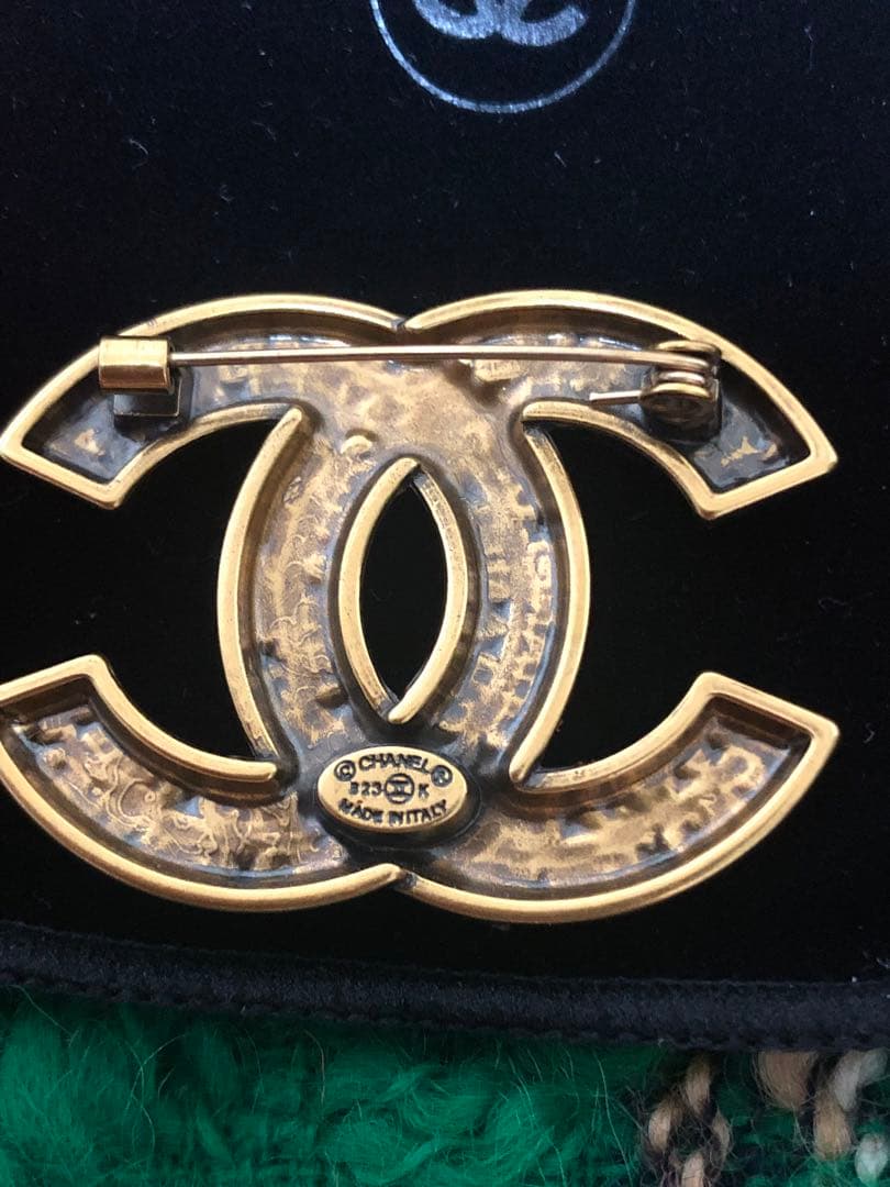 【新品・未使用】 CCロゴブローチ ブローチ