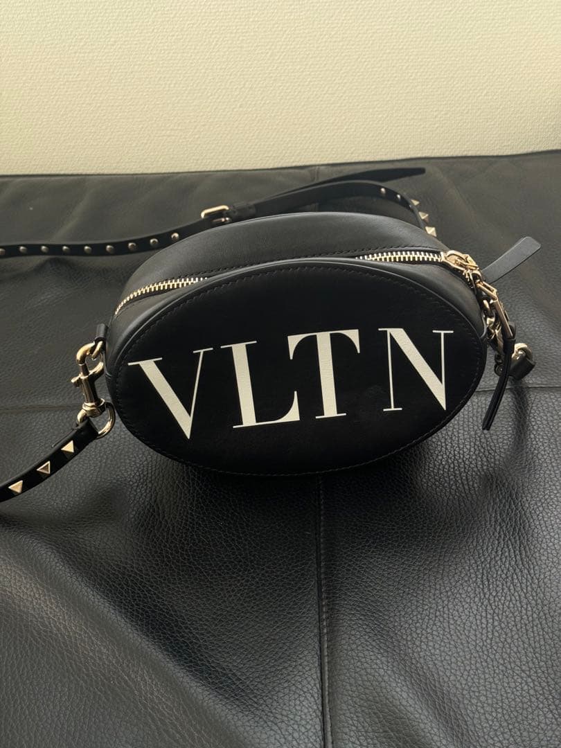 バレンチノ　バッグ