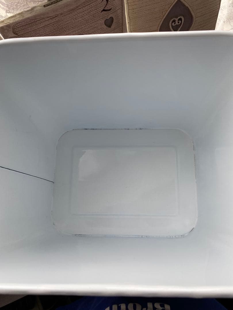 カントリー雑貨　ホーロー缶