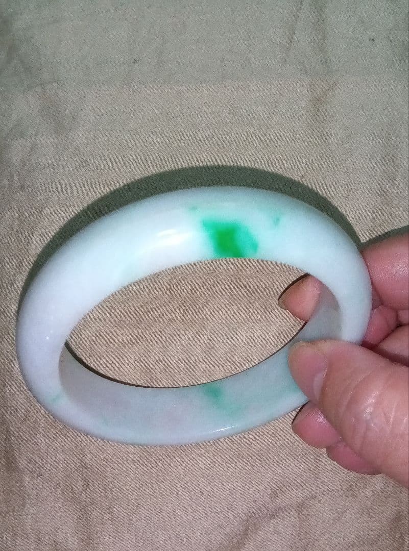 翡翠バングル　鑑別書付き　内径58mm